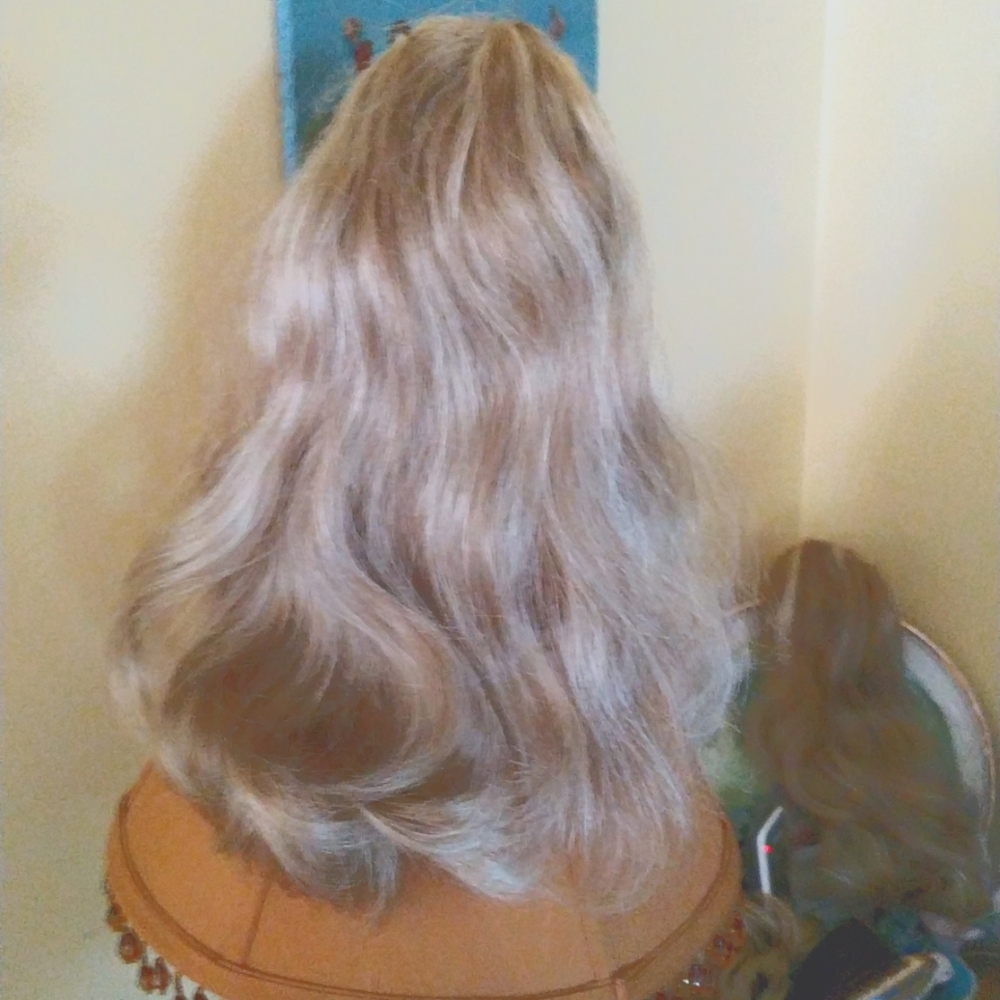 Blondie hair clip..